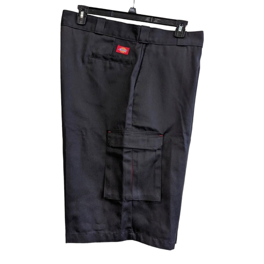 Dickies Black Cargo Work Shorts‎ Size 44 Waist NWOT